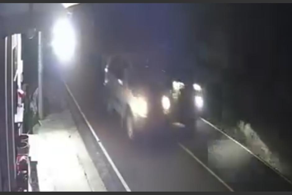 Conductor muere tras impactar con un auto que iba contra la v&iacute;a