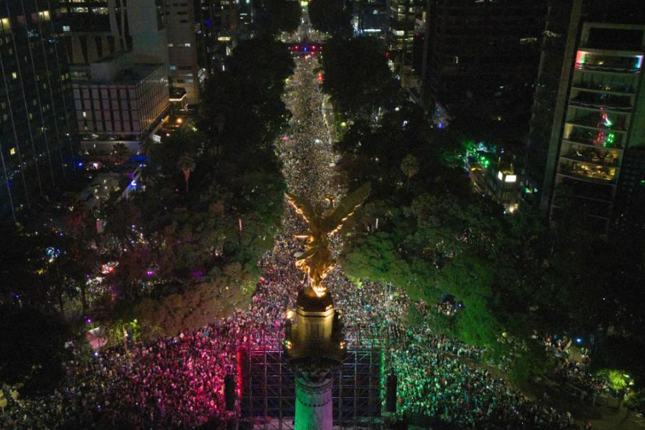 Al menos tres personas perdieron la vida en la Ciudad de M&eacute;xico durante la celebraci&oacute;n de la victoria de la selecci&oacute;n mexicana. (V&iacute;a: AFP)