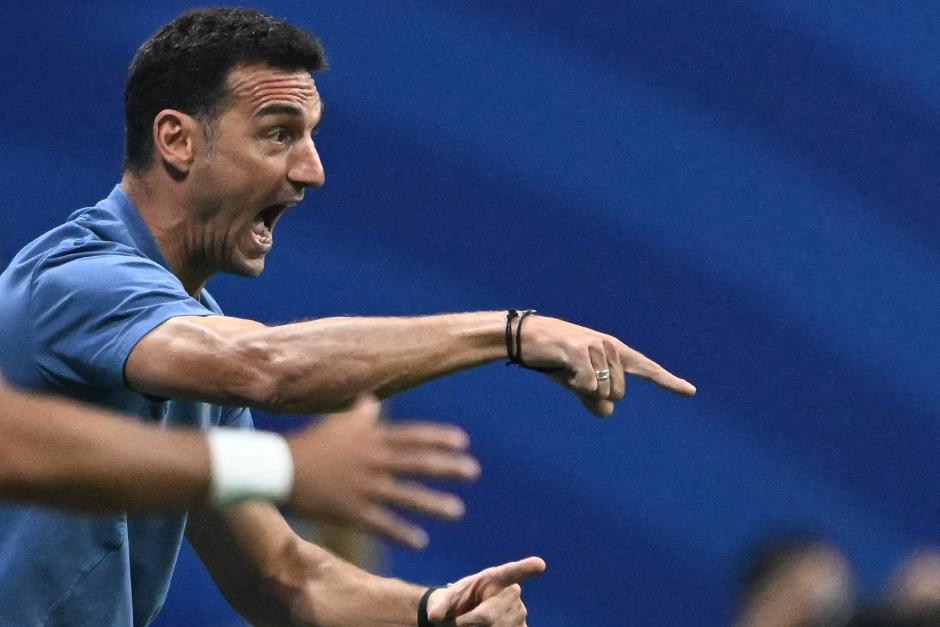 El estratega argentino vivi&oacute; much&iacute;simo el duelo desde su zona t&eacute;cnica, tanto as&iacute;, que a la hora de la entrevista tras el pitazo, no pudo dar declaraciones por la emoci&oacute;n. Fue hasta la conferencia que ya pudo hablar tranquilo. (Foto: AFP)