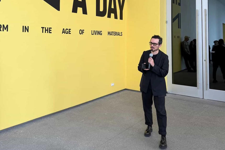 El guatemalteco Pablo Ram&iacute;rez es curador en el museo Hammer de UCLA. (Foto: Instagram)