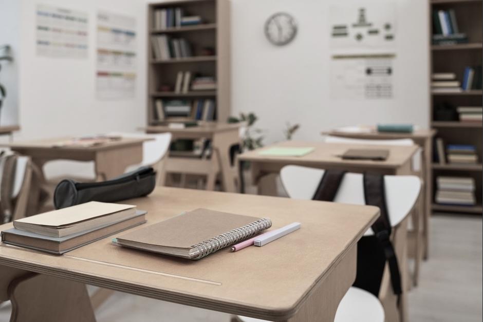 As&iacute; enga&ntilde;&oacute; conserje a ni&ntilde;o para abusar de &eacute;l dentro del colegio