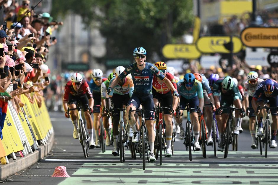 El belga Merlier fue el primero en cruzar la l&iacute;nea de meta en la s&eacute;ptima etapa del Tour. (Foto: AFP)