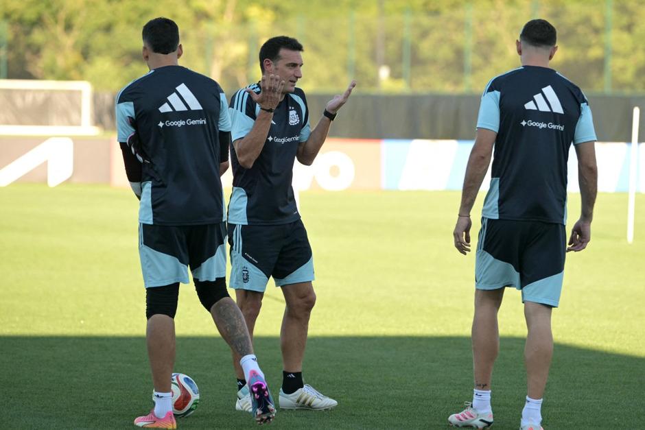 Previo a las semifinales de la Copa Mundial 2026, Argentina tiene a 8 jugadores en la lista de goleo: Lionel Messi (8), Lautaro Mart&iacute;nez (2), Lisandro Mart&iacute;nez, Alexis Mac Allister, Giovani Lo Celso, Juli&aacute;n &Aacute;lvarez, Cristian Romero y Enzo Fern&aacute;ndez, con 1 gol cada uno. (Foto: AFP)