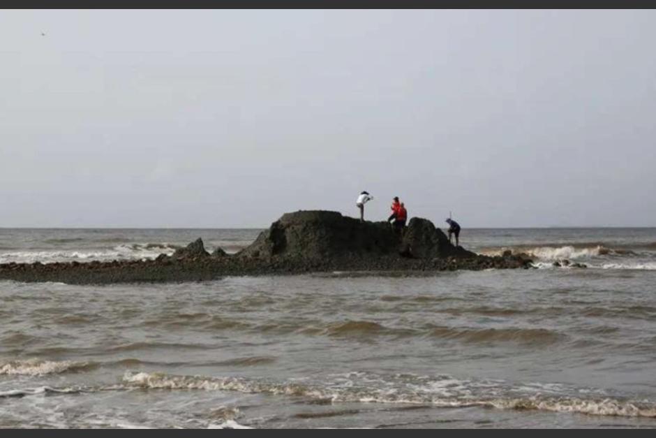 El volc&aacute;n est&aacute; formado de arcilla y rocas. (Foto: redes sociales)