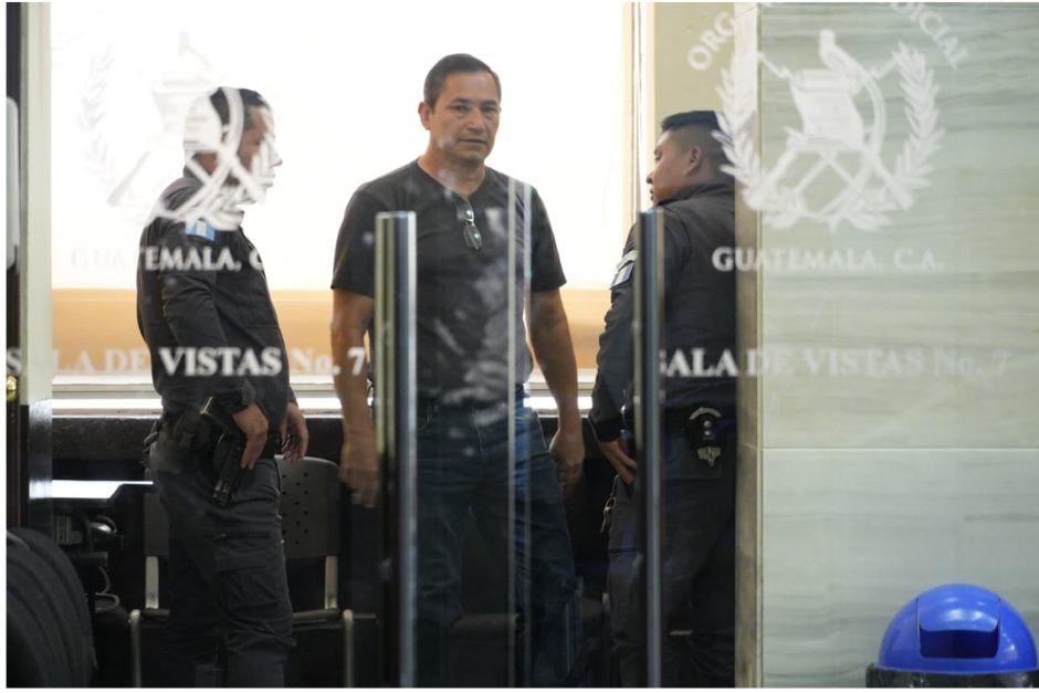 Jorge Barahona, vinculado en el caso Claudina Vel&aacute;squez, durante su llegada a tribunales. (Foto: Wilder L&oacute;pez/Soy502)
