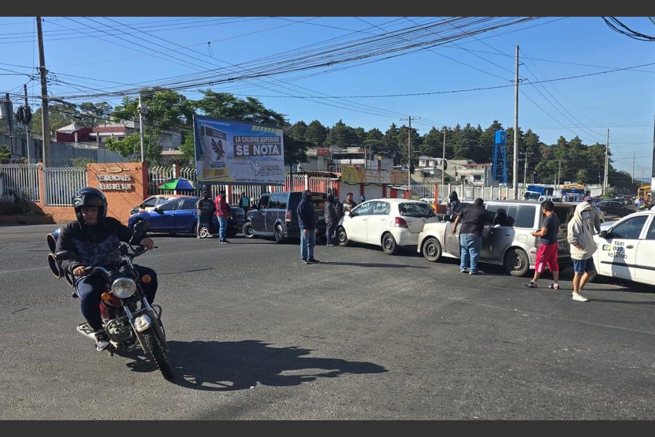 Varios manifestantes ya est&aacute;n bloqueando el paso en el sector. (Foto: Jos&eacute; Luis Pos/colaborador)