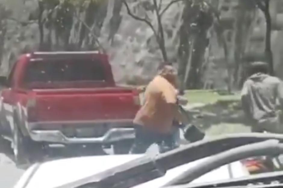 El hecho qued&oacute; documentado por medio de un video captado por un conductor. (Foto: Captura de video)