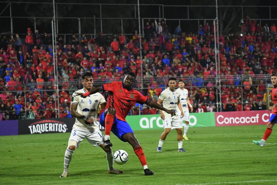 Los rojos no pudieron hacer valer la local&iacute;a y ahora tendr&aacute;n que buscar sumar puntos como visitantes, si aspiran a avanzar de ronda. (Foto: Rudy Mart&iacute;nez/Colaborador)