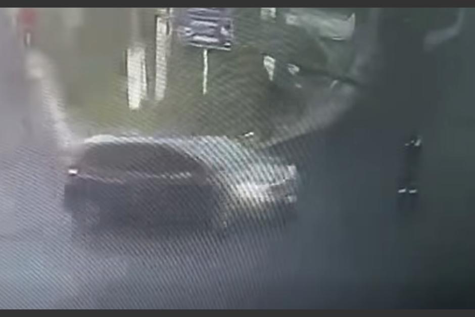 Una c&aacute;mara del sector capt&oacute; el momento de incidente. (Foto: captura de video)