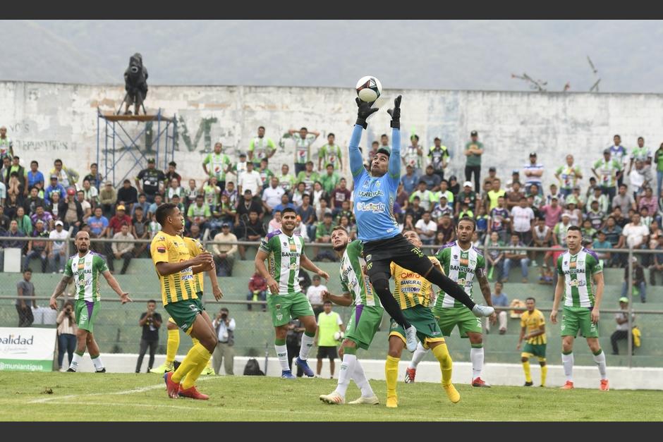 Con Antigua, fue pieza clave en la semifinal del torneo Clausura 2019 ante Guastatoya. Terminaron ganando el torneo. (Foto: Archivo)