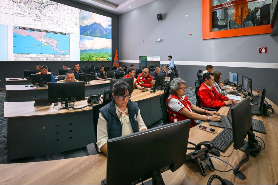 Conred trabaja para prevenir emergencias y reaccionar ante eventos derivados de la tormenta tropical. (Foto: SCSP / Soy502)