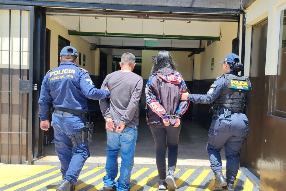 Los sindicados son requeridos por el delito de parricidio. (Foto: PNC)