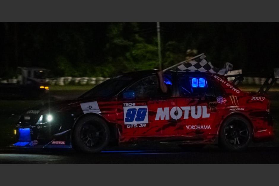 Los piloto, Marco y Juanes Morales, se hicieron con la victoria en la divisi&oacute;n GTR Ultra. (Foto: Marco Morales)