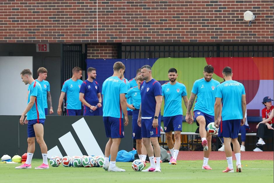 Los croatas entrenaron en su campamento base previo a viajar a Toronto. (Foto: AFP)