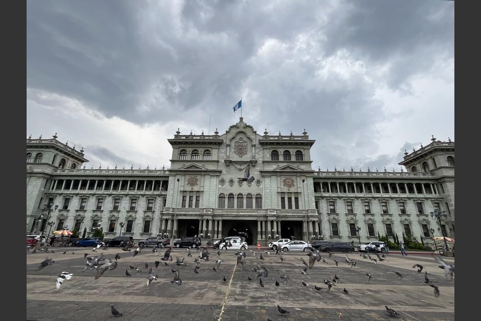 Los visitantes tienen la oportunidad de conocer los alrededores del Palacio Nacional. (Foto: Sandra Sebasti&aacute;n/Colaboradora)