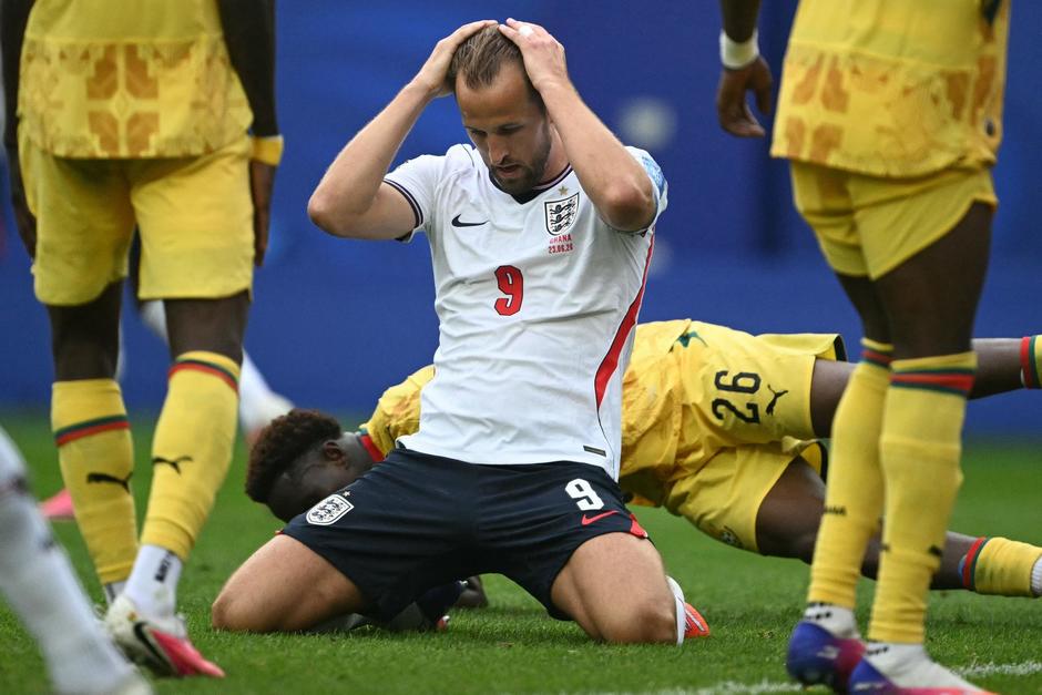 Inglaterra acumul&oacute; el 72 % de la posesi&oacute;n del bal&oacute;n frente a otro 8 % que se mantuvo en disputa y otro 20 % que lo tuvo Ghana. (Foto: AFP)&nbsp;