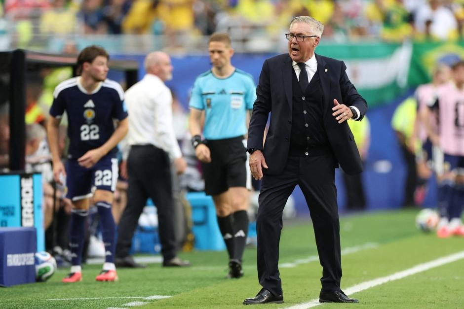 Carlo Ancelotti, durante el partido de este mi&eacute;rcoles entre Brasil y Escocia. (Foto: AFP)