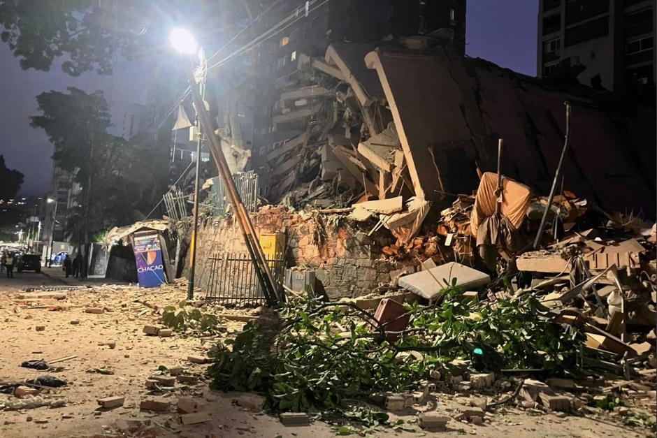 Inmuebles quedaron destruidos tras el terremoto que sacudi&oacute; a Venezuela este mi&eacute;rcoles. (Foto: AFP)