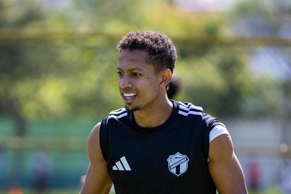El colombiano no se mover&aacute; de la Liga Nacional y seguir&aacute; su carrera en Mazatenango. (Foto: CFC)