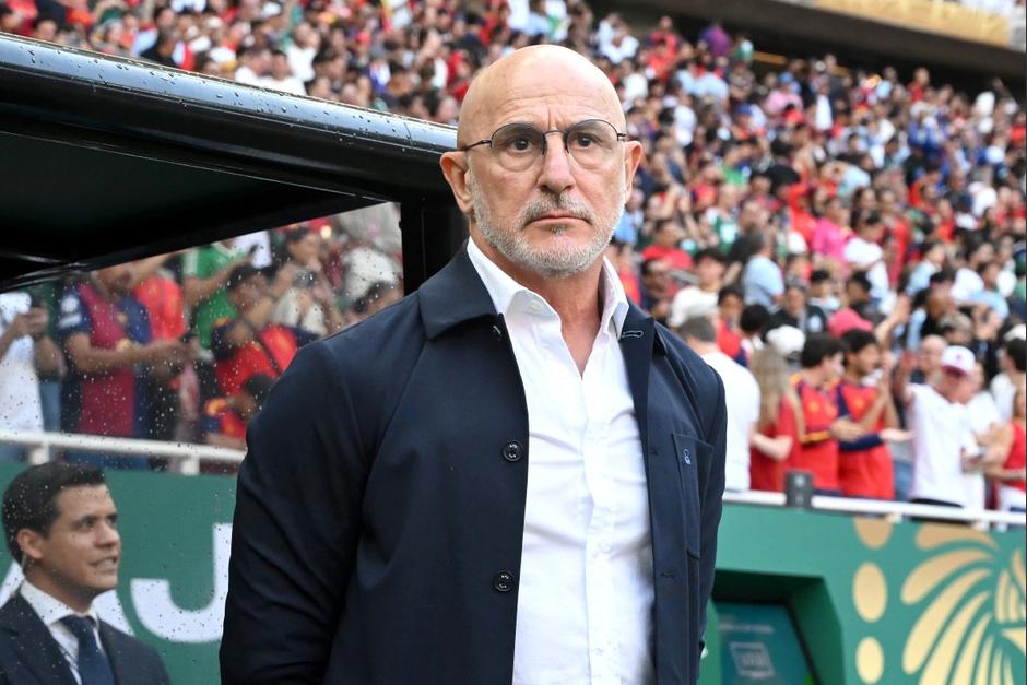 En la fase de grupos, los dirigidos por De la Fuente lograron dos victorias y un empate que los clasifica como primer lugar del H. (Foto: AFP)
