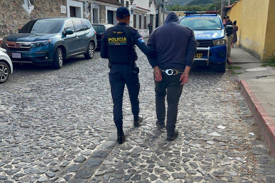 La PNC report&oacute; la captura de Fredy "N" por el delito de extorsi&oacute;n, seg&uacute;n orden de aprehensi&oacute;n girada en mayo. (Foto: PNC/Soy502)