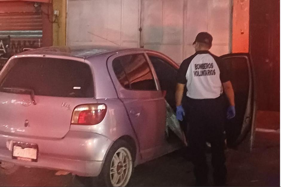 Las v&iacute;ctimas estaban en un autom&oacute;vil cuando fueron atacadas. (Foto: CBV / Soy502)