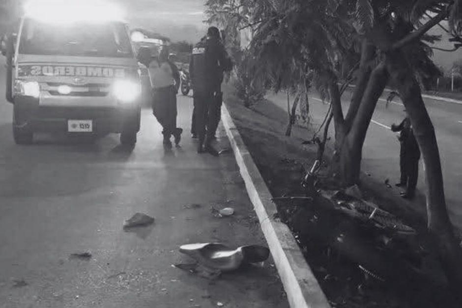 Bomberos Voluntarios confirmaron la muerte del conductor luego de sufrir accidente. (Foto: PMT, Villa Nueva)