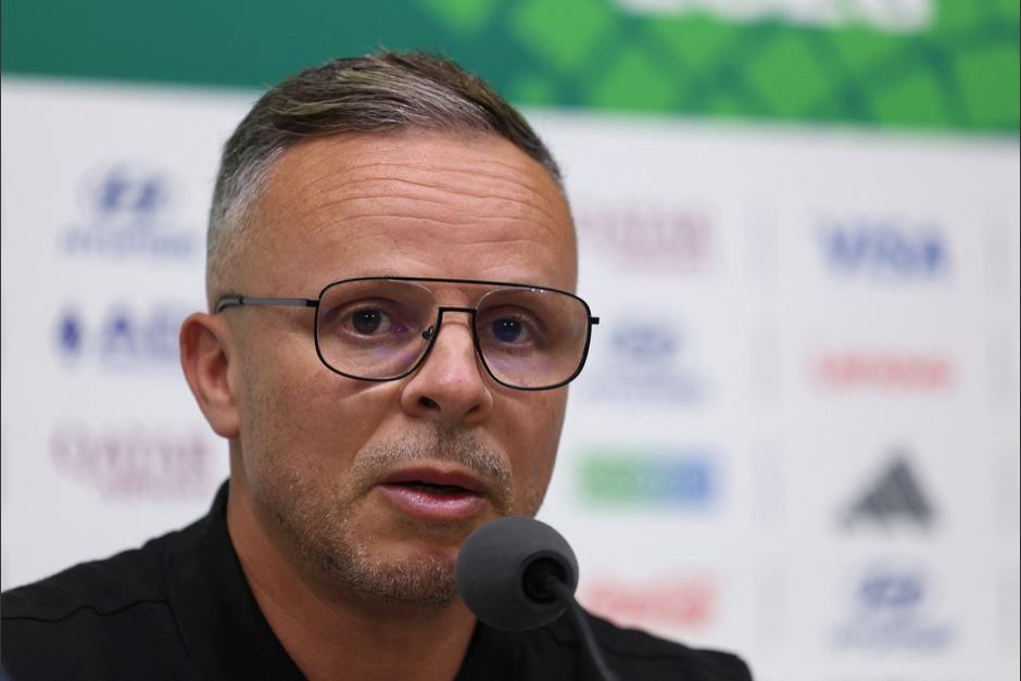 Mohamed Ouahbi,&nbsp;t&eacute;cnico de la selecci&oacute;n de Marruecos, durante la conferencia de prensa de este domingo. (Foto: AFP)