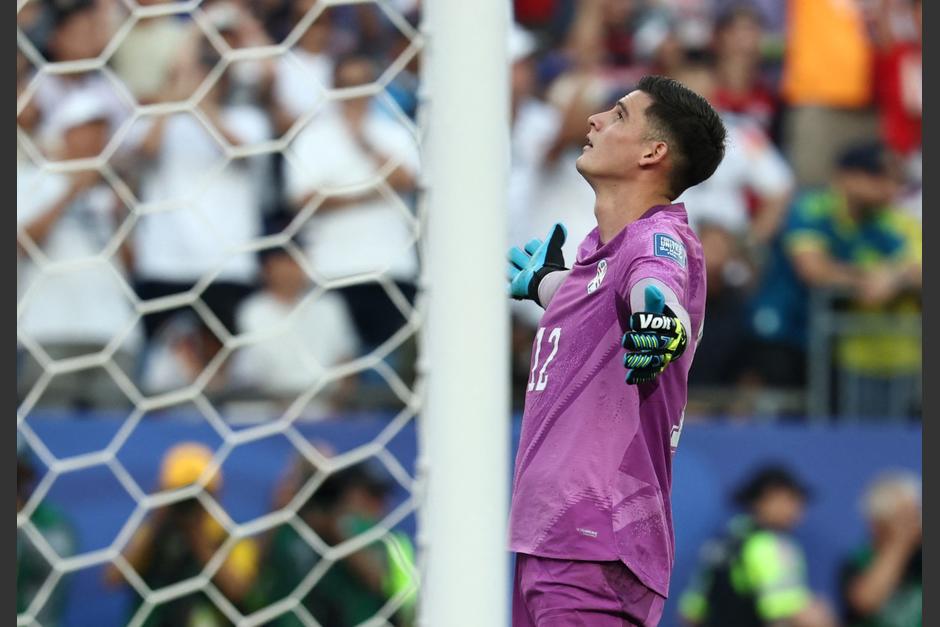 Orlando Gill, que milita en el San Lorenzo de Argentina, ataj&oacute; dos penales y fue nombrado como jugador del partido. (Foto: AFP)