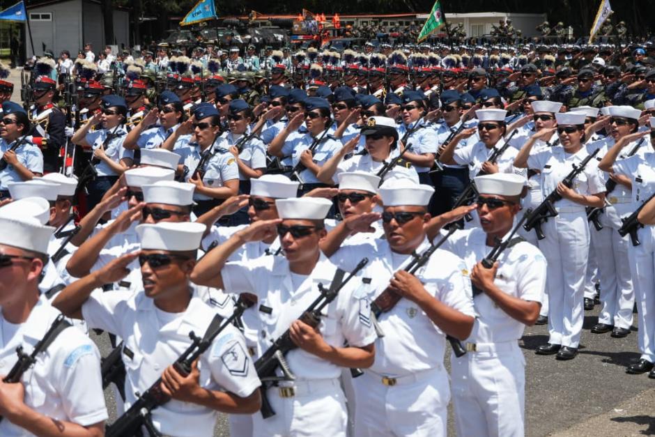 Las Fuerzas Armadas recibieron un discurso del presidente Bernardo Ar&eacute;valo durante el acto protocolario por el D&iacute;a del Ej&eacute;rcito.&nbsp; (Foto: Wilder L&oacute;pez/Soy502)