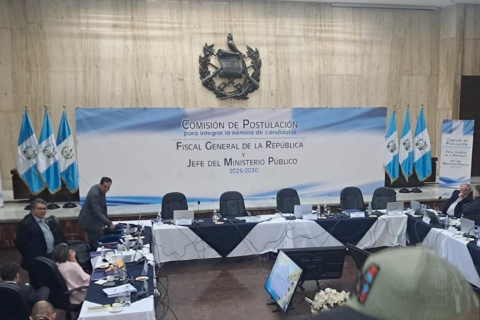 Los aspirantes acudieron a presentar pruebas de descargo ante la postuladora de candidatos a Fiscal General. (Foto: Jos&eacute; Luis Pos/Colaboraci&oacute;n)