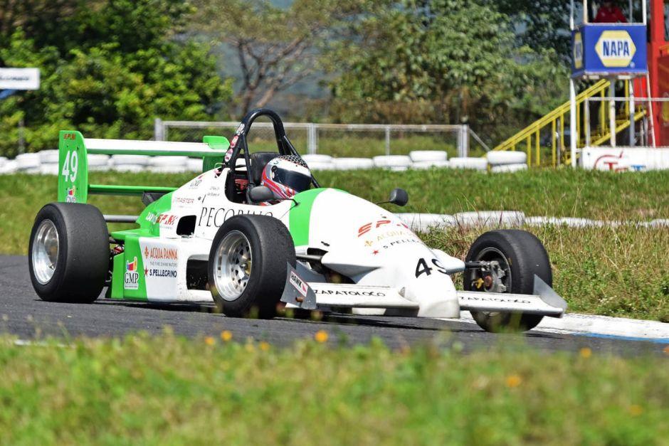 El auto de la dupla de Juan Carlos Flores y Allan Bruderer, se llevaron el triunfo en la categor&iacute;a F&oacute;rmula GT. (Foto:&nbsp;PSLMX)