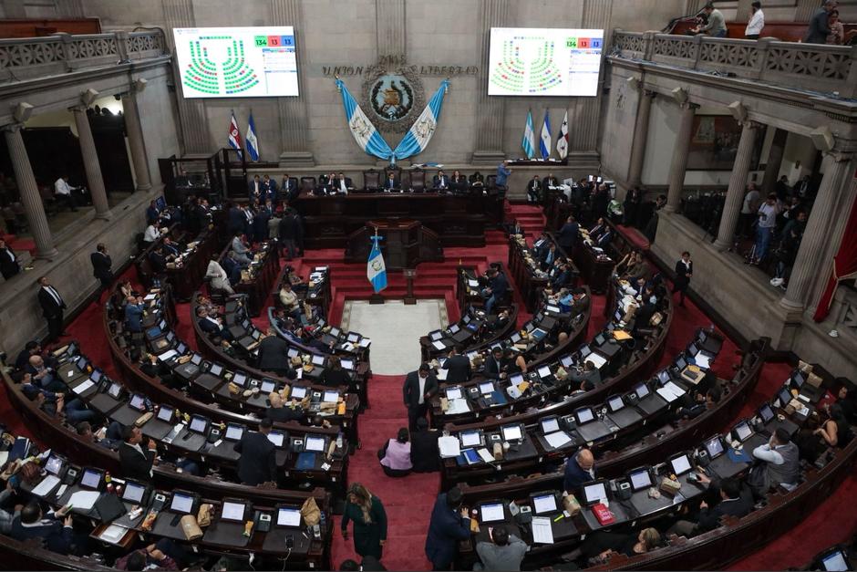 La sesi&oacute;n en el Congreso contin&uacute;a a esto de las 22.45 horas. (Foto: Oscar Rivas/Colaboraci&oacute;n)