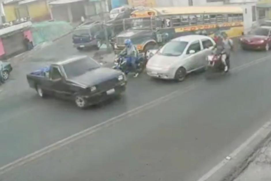 La colisi&oacute;n qued&oacute; grabada gracias a una c&aacute;mara de vigilancia. (Foto: Captura de video)
