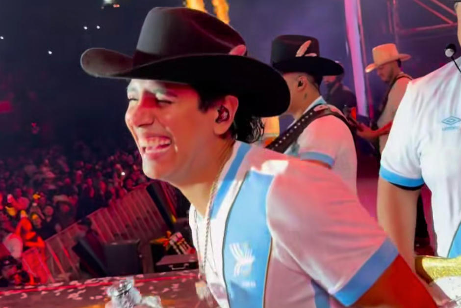 Grupo Firme postea el resumen de su estad&iacute;a en el pa&iacute;s. (Foto: Grupo Firme)