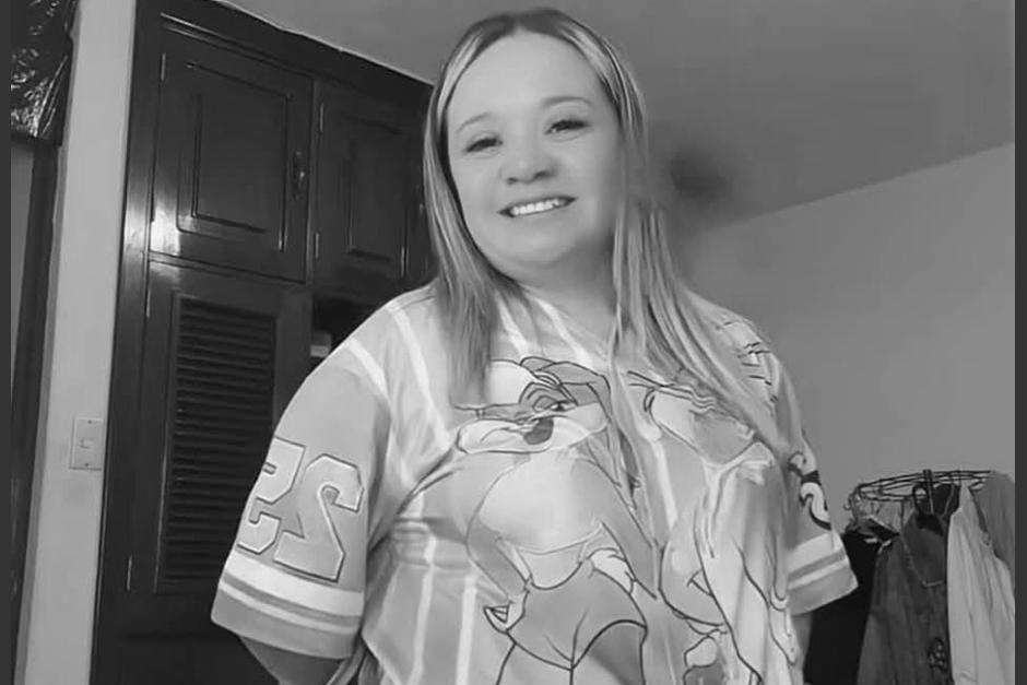 La mujer fue atacada con arma de fuego y perdi&oacute; la vida mientras conduc&iacute;a su veh&iacute;culo en la zona 12 capitalina. (Foto: Redes sociales)