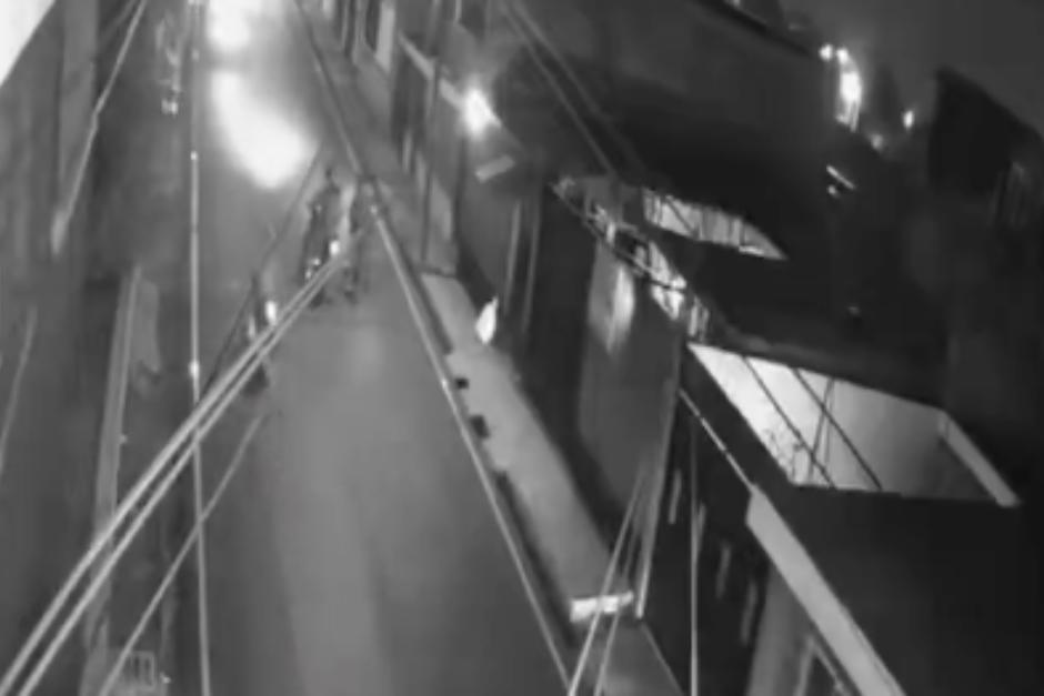 El incidente sucedi&oacute; en Villa Nueva. (Foto: Captura de video)