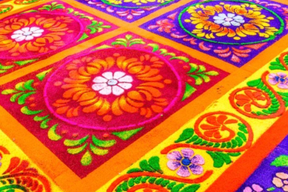 Los colores del aserr&iacute;n y el aroma del corozo, caracter&iacute;sticos de la Cuaresma, acompa&ntilde;an el ambiente. (Foto: Shuttersctok)