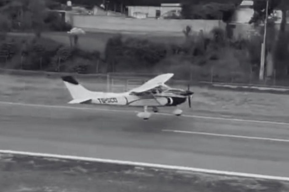 La avioneta sufri&oacute; un fatal accidente minutos despu&eacute;s de haber despegado. (Foto: Leones Publicidad)