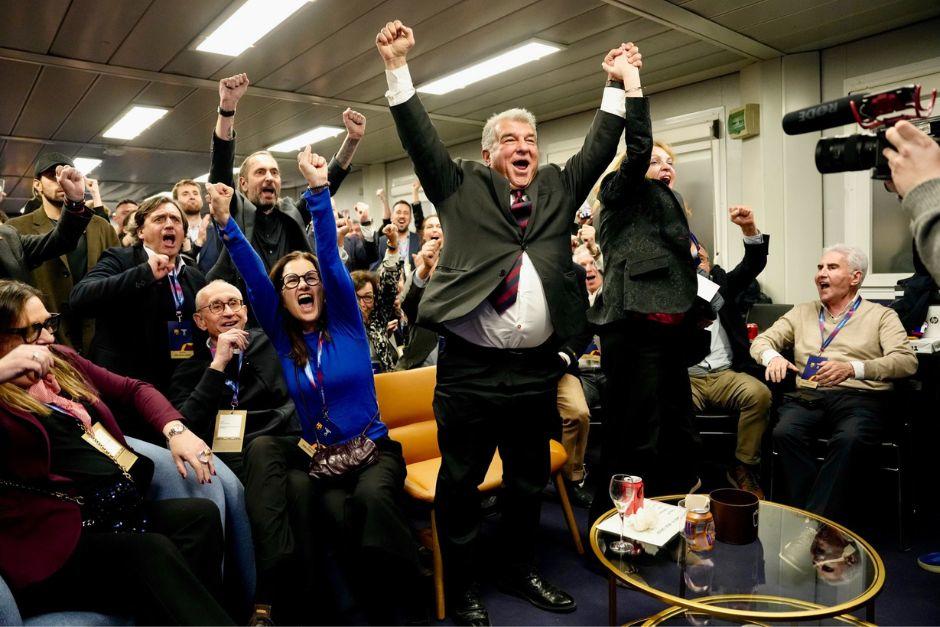 El abogado catal&aacute;n festej&oacute; la victoria en las urnas junto a su equipo electoral. Ser&aacute; el tercer periodo de Laporta. (Foto: Redes)