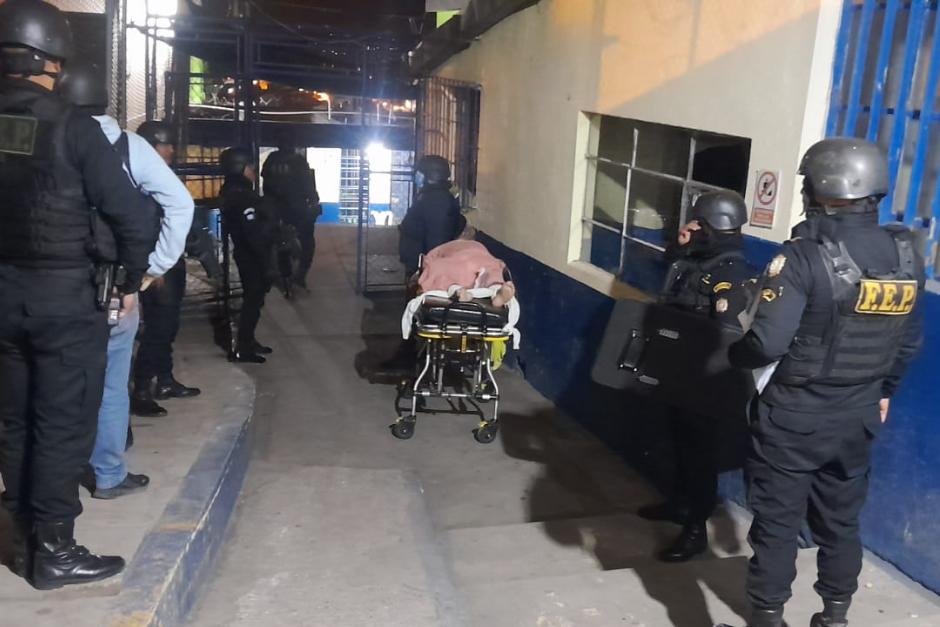 El ahora capturado fue trasladado de Quetzaltenango hacia el preventivo de la zona 18. (Foto: PNC)