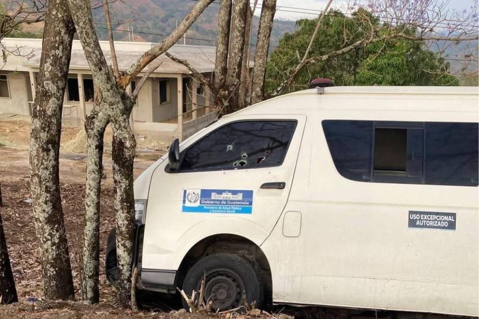 Piloto de un microbus del Ministerio de Salud fue emboscado y muri&oacute; al instante.&nbsp;(Foto: Redes Sociales)