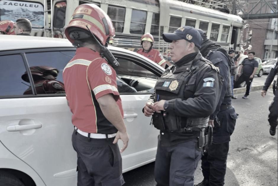 La v&iacute;ctima fue sorprendida por hombres armados. (Foto: Bomberos Voluntarios)