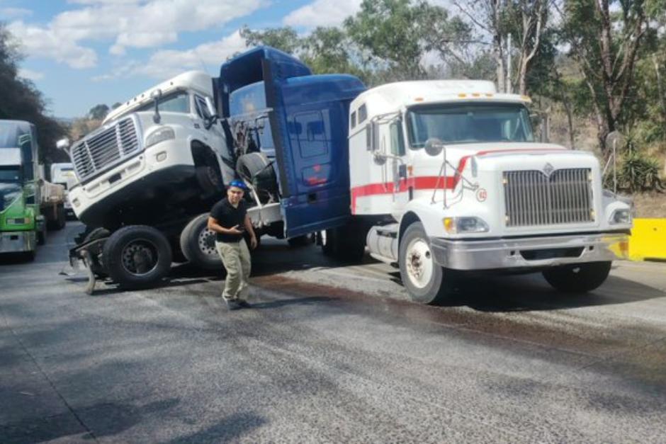 El percance creo dificultades para transitar en el &aacute;rea. (Foto: PMT Villa Nueva)&nbsp;