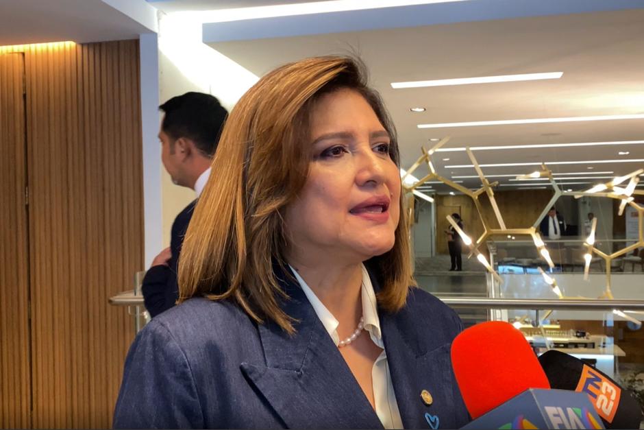 La vicepresidenta Karin Herrera coment&oacute; que se presentar&aacute; una propuesta para bajar los precios de los productos b&aacute;sicos. (Foto: Vicepresidencia / Soy502)