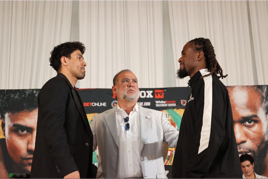 El cara a cara de Mart&iacute;nez y su oponente estadounidense. (Foto: Luis Kezzer)&nbsp;