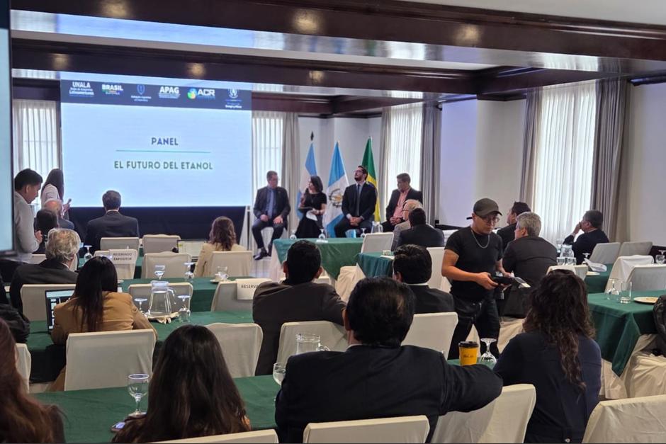 Expertos discutieron como el uso de biocombustibles ayuda al desarrollo de los pa&iacute;ses. (Foto: Carlos Alvarez / Soy502)