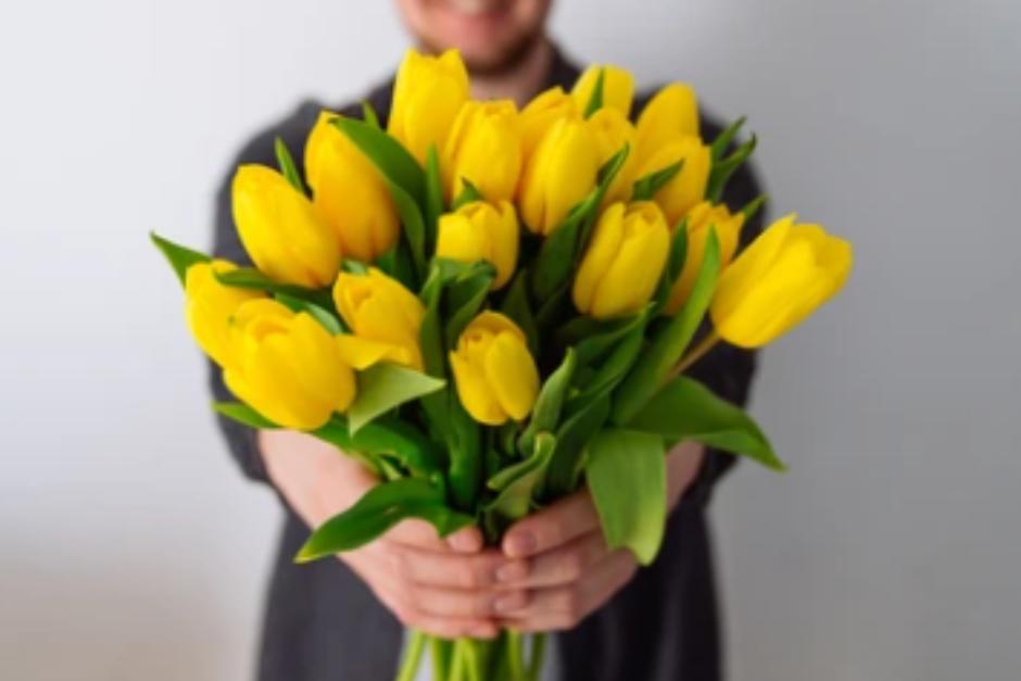 El significado detr&aacute;s de este gesto lleno de intenci&oacute;n. (Foto: Shutterstock)