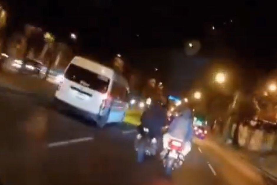 El robo fue en cuesti&oacute;n de segundos. (Foto: captura de video)