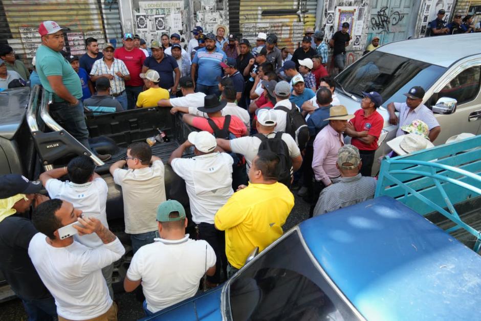Los manifestantes permanecen en el Centro Hist&oacute;rico. (Foto: Wilder L&oacute;pez/Soy502)